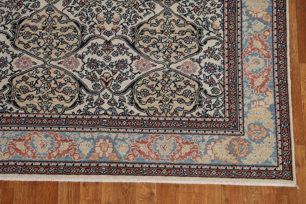 Hand-Knotted Bakhtiari Turkish Area Rug 5x7