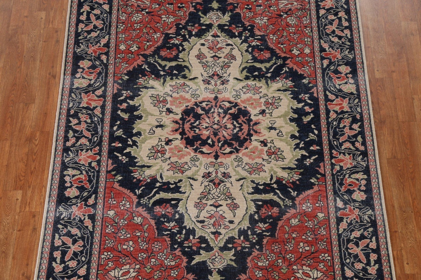 Hand-Knotted Wool Sarouk Farahan Turkish Rug 5x7