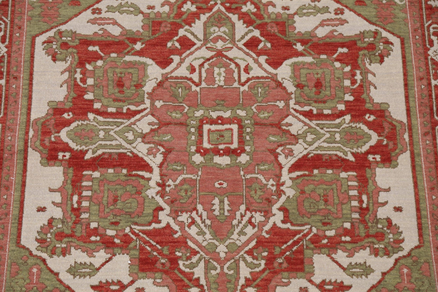 Hand-Knotted Heriz Serapi Turkish Wool Rug 5x7