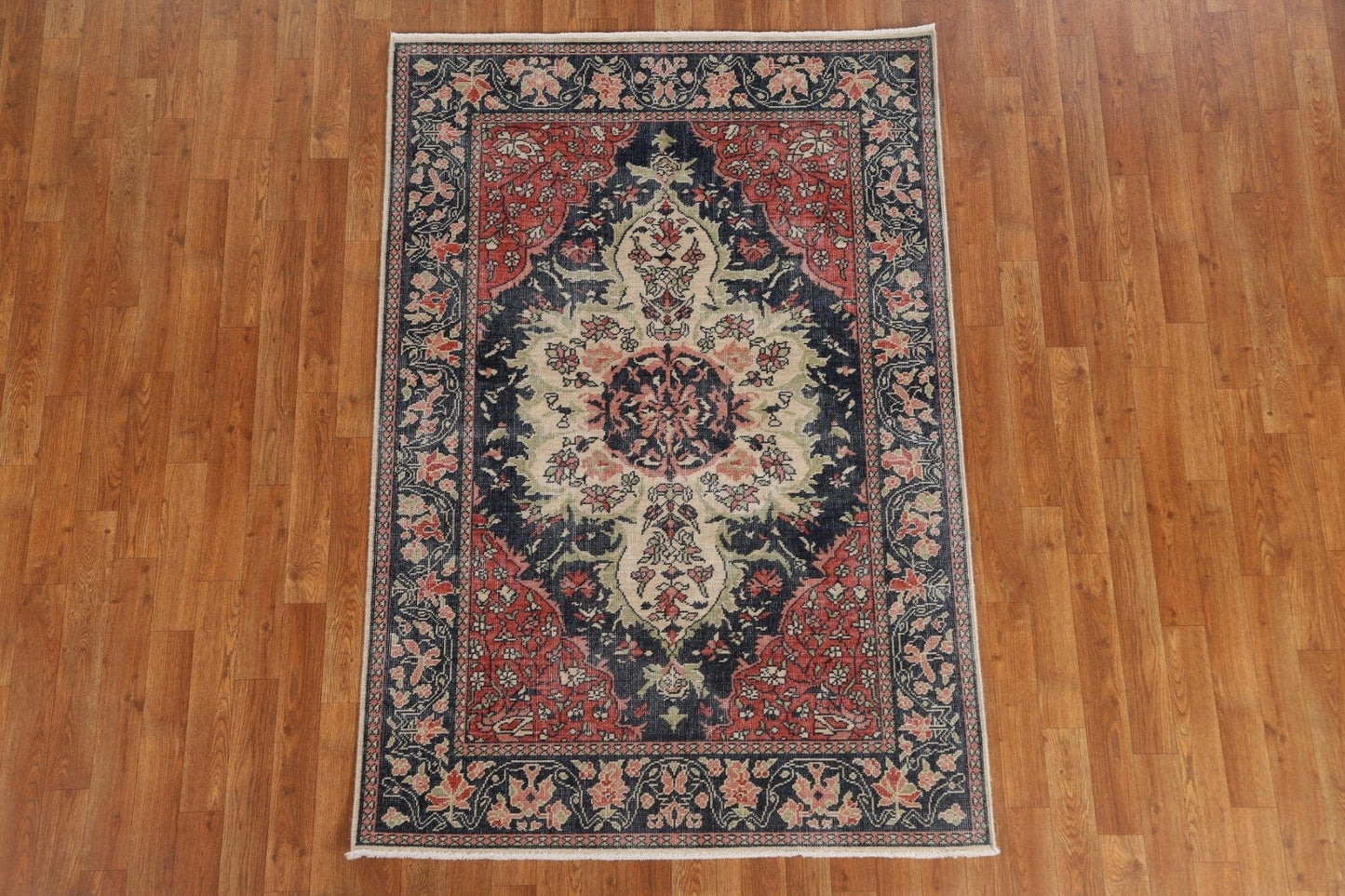 Hand-Knotted Sarouk Farahan Turkish Area Rug 4x6