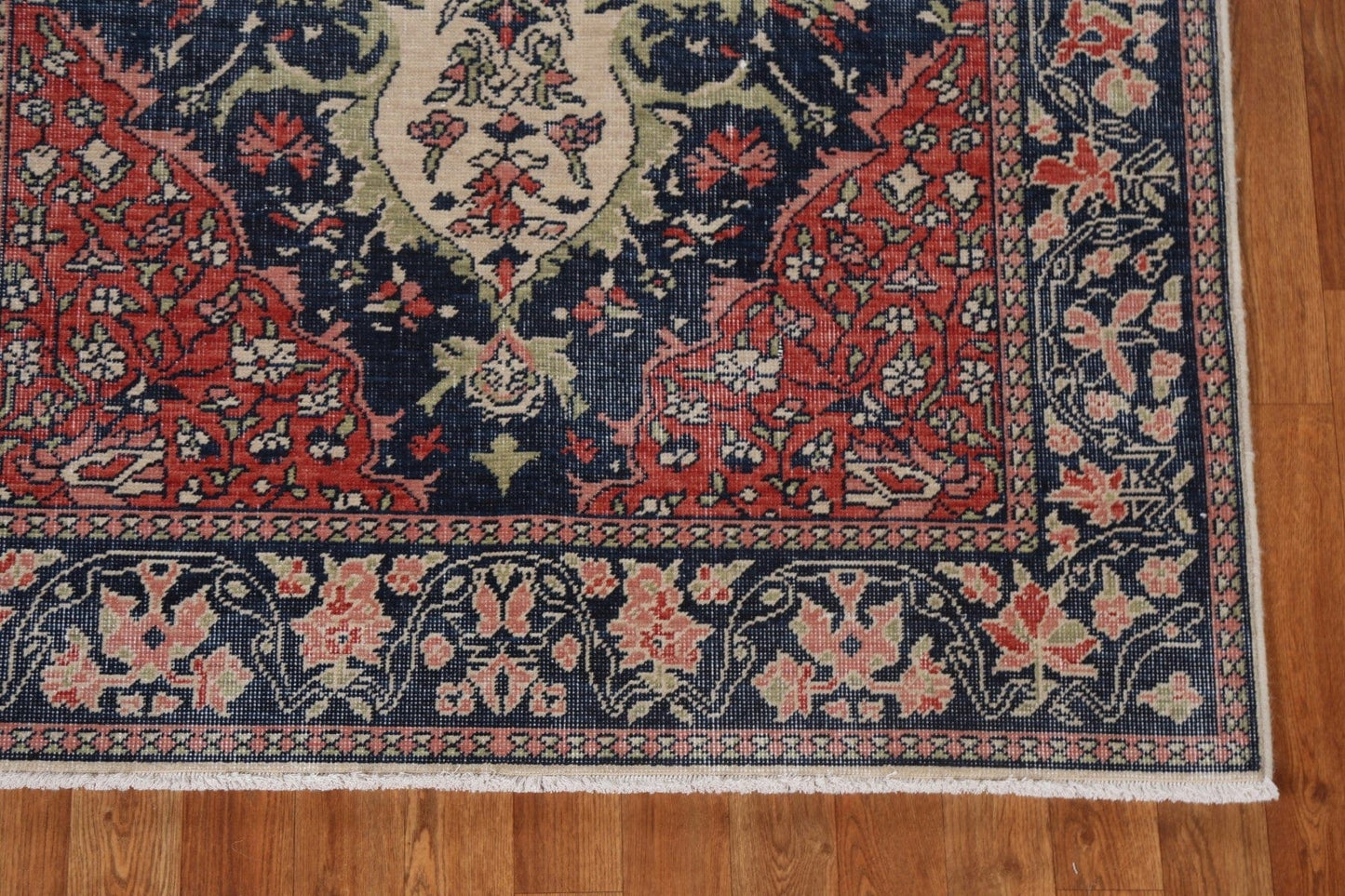 Hand-Knotted Sarouk Farahan Turkish Wool Rug 4x6