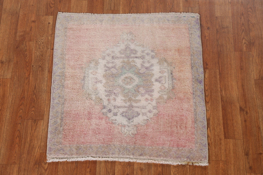 Antique Look Oushak Oriental Square Rug 2x2