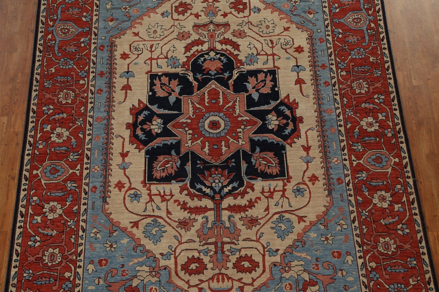 Hand-Knotted Heriz Serapi Turkish Wool Rug 7x10