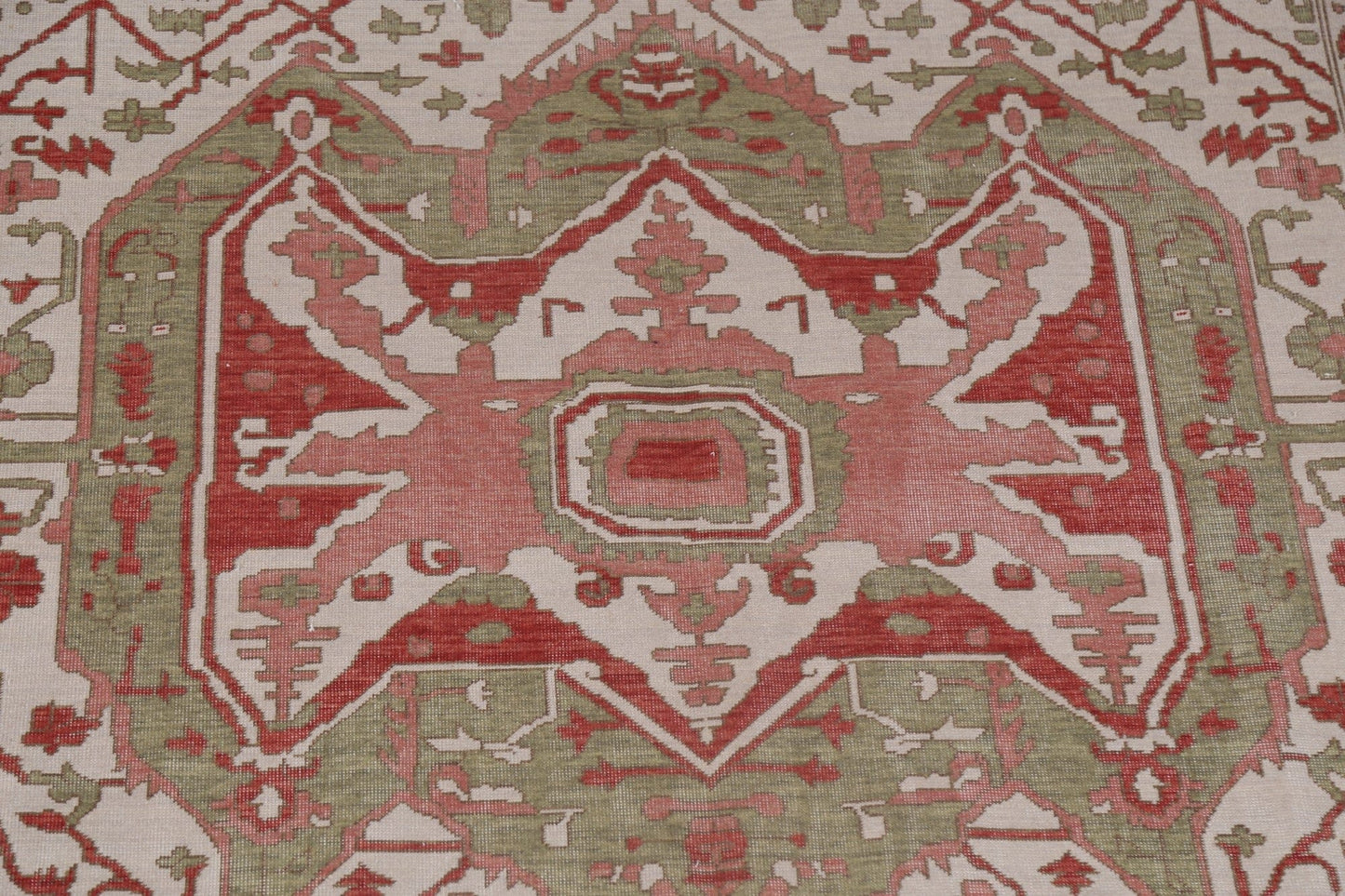 Hand-Knotted Wool Heriz Serapi Turkish Rug 7x10