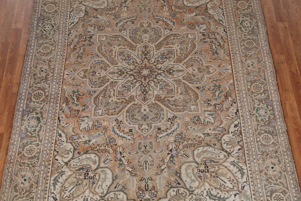 Hand-Knotted Wool Heriz Persian Area Rug 7x9