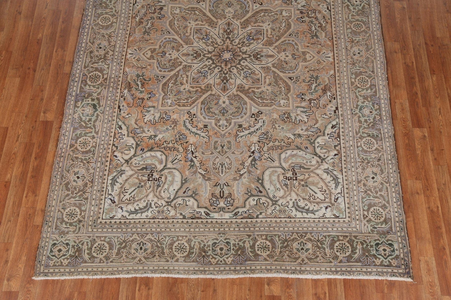 Hand-Knotted Wool Heriz Persian Area Rug 7x9