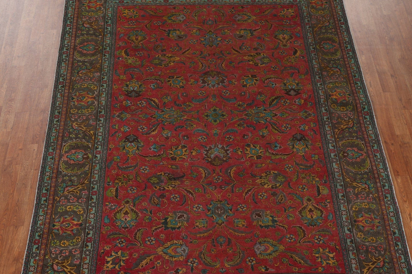 Hand-knotted Tabriz Persian Area Rug 7x9