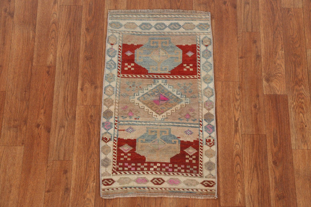 Hand-Knotted Anatolian Oriental Wool Turkish Rug 1x2