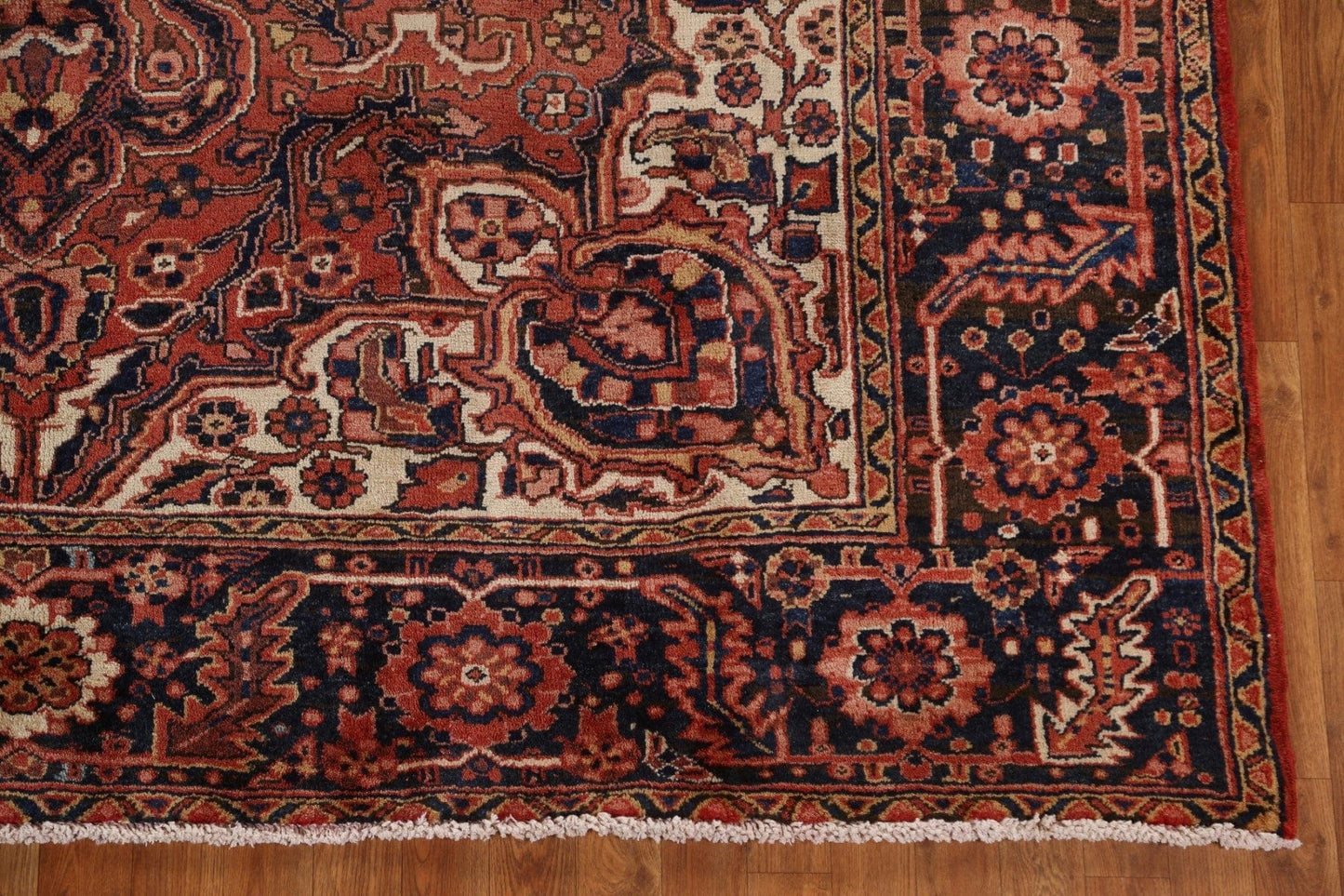 Hand-Knotted Wool Heriz Persian Area Rug 9x11