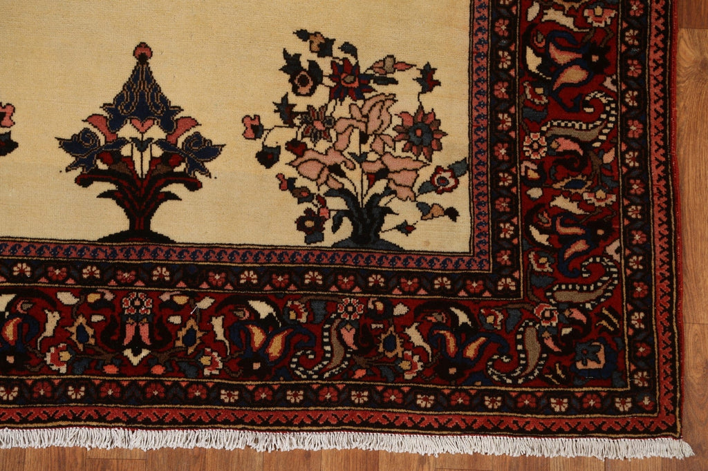 Pictorial Bakhtiari Persian Area Rug 5x8