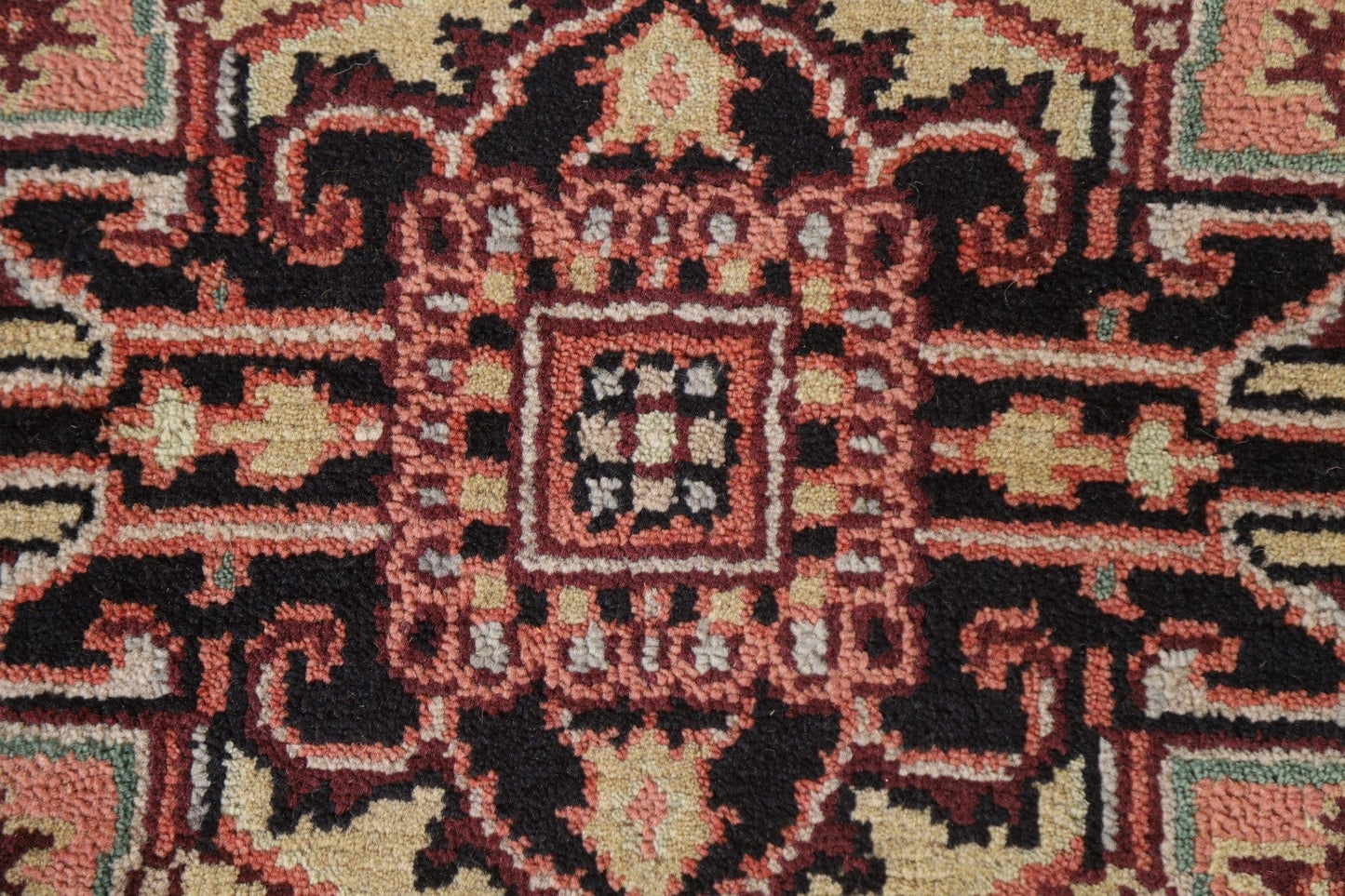 Round Heriz Serapi Area Rug 6x6