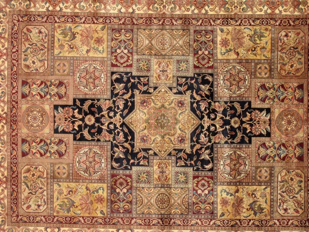 Agra Collection Hand-Knotted Lamb's Wool Area Rug- 9' 2" X 12' 2"