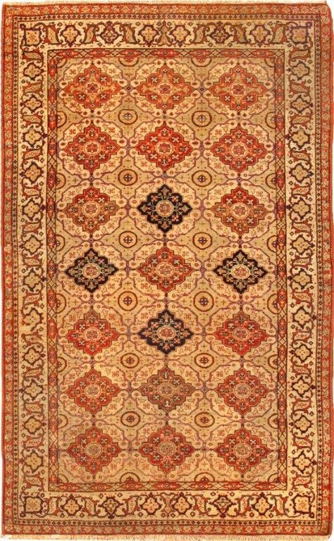 Antique Ferehan Collection Beige Lamb's Wool Area Rug- 4' 8" X 7' 5"