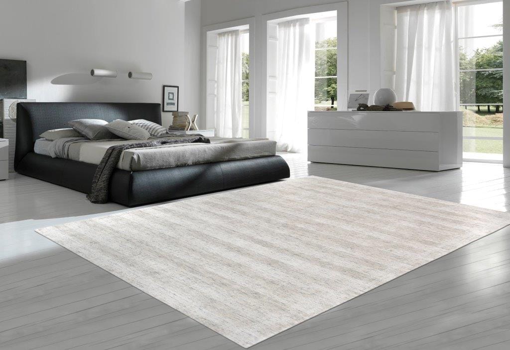 Transitional Collection Hand-Loomed Silk Area Rug- 5' 0" X 8' 0"