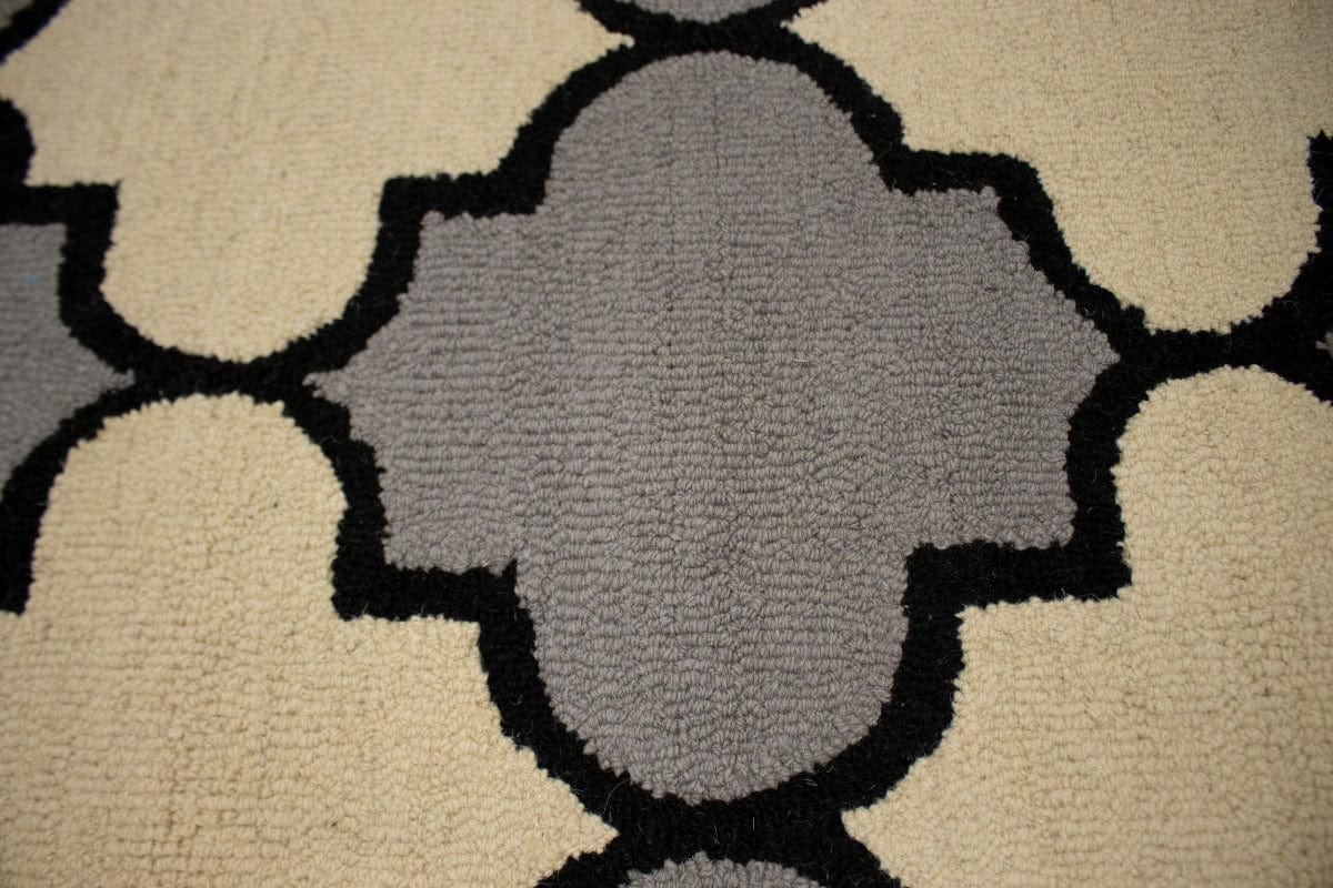 Cream & Gray Floral Trellis Design 5X8 Hand-Tufted Modern Rug