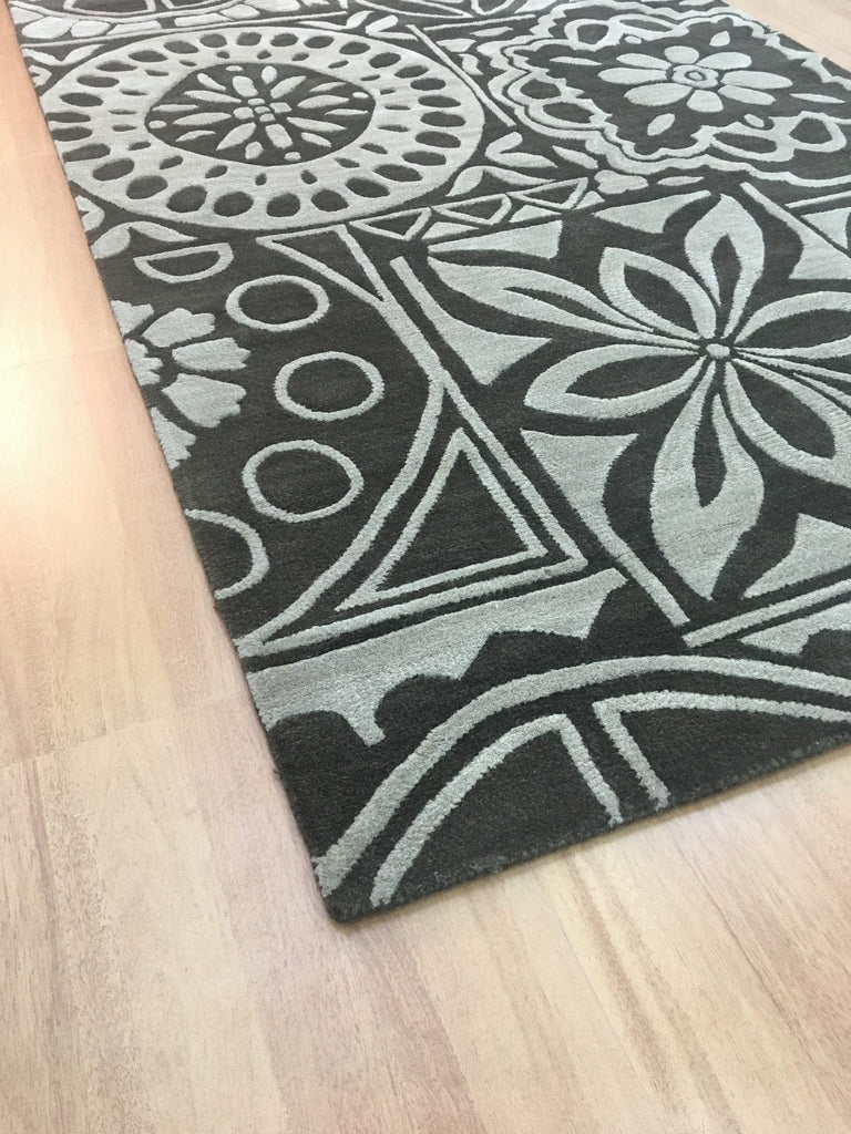 Charcoal Floral 5X8 Hand-Tufted Modern Rug