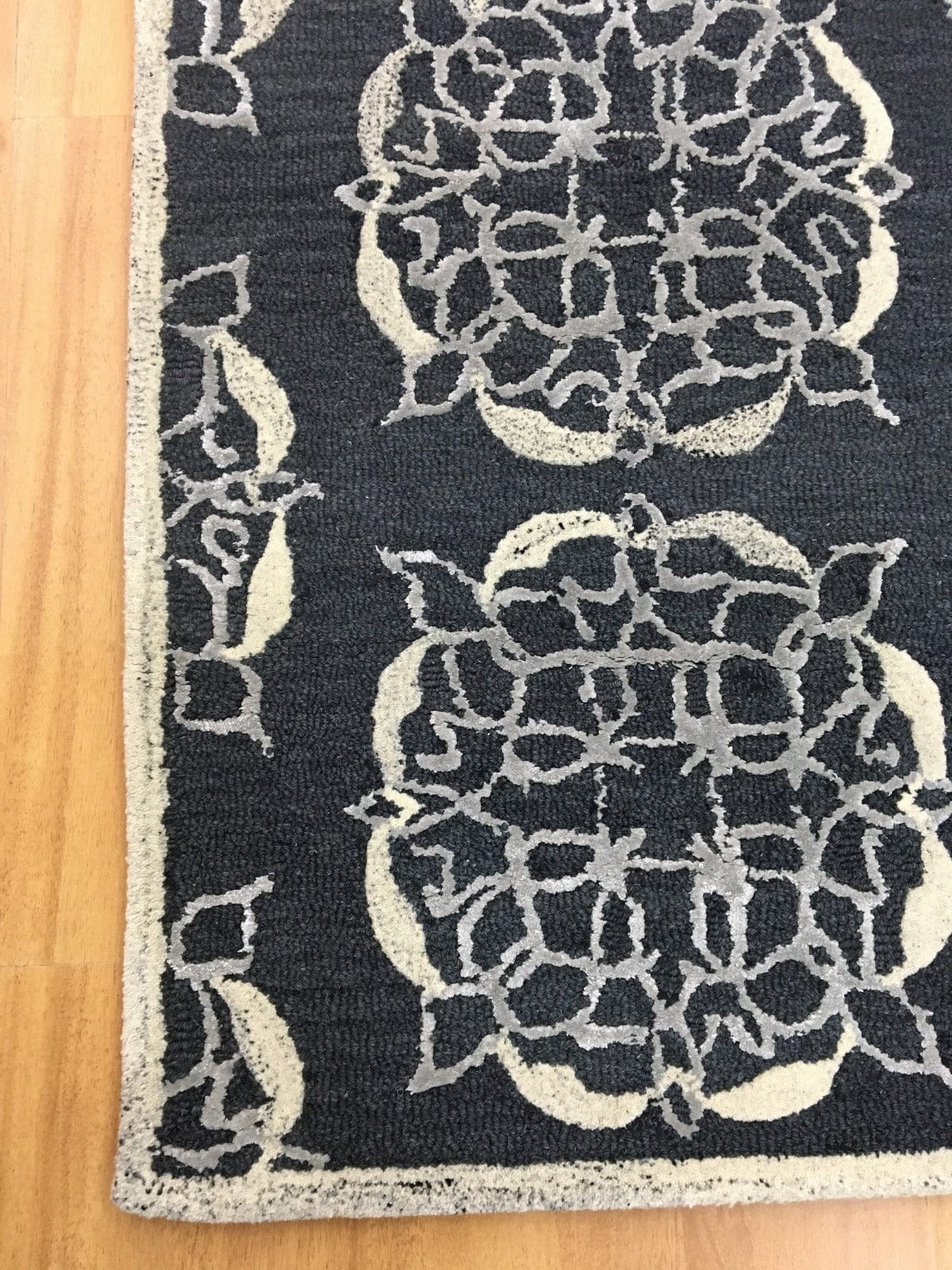 Charcoal Floral 5X8 Hand-Tufted Modern Rug
