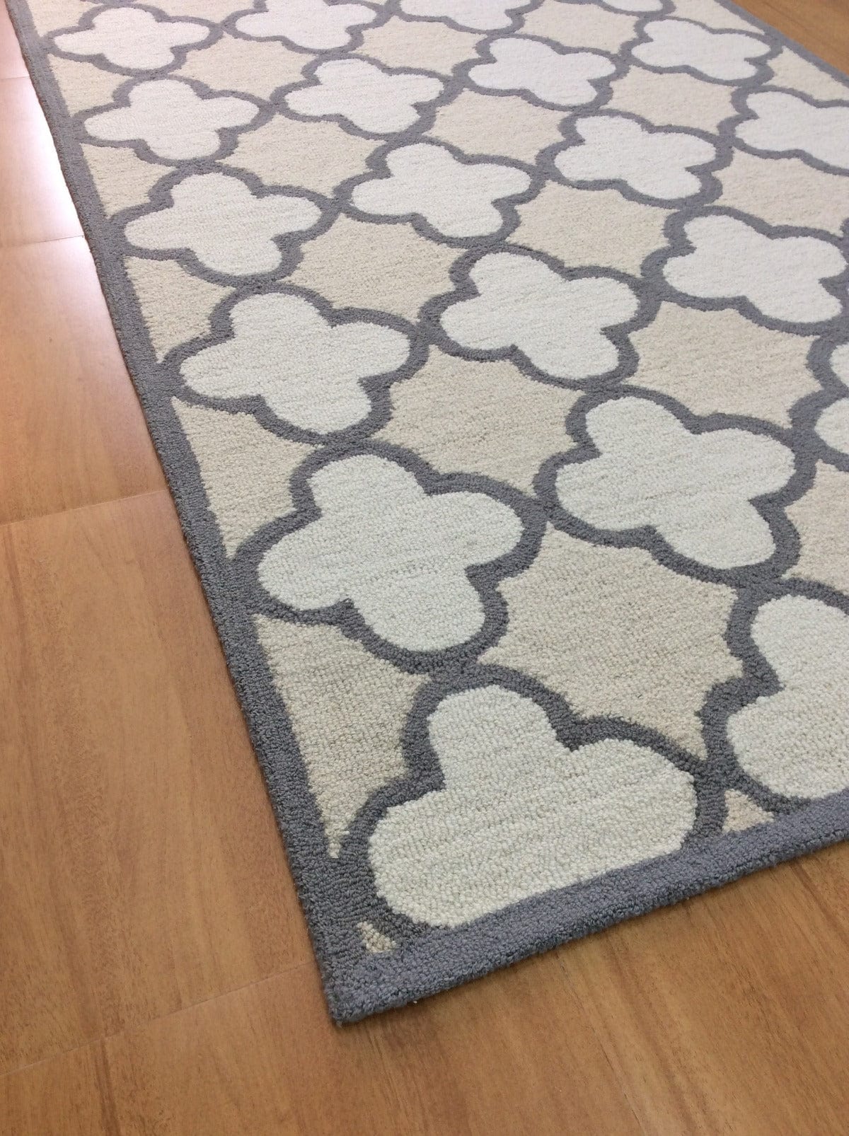 Ivory Trellis 5X8 Hand-Tufted Modern Rug