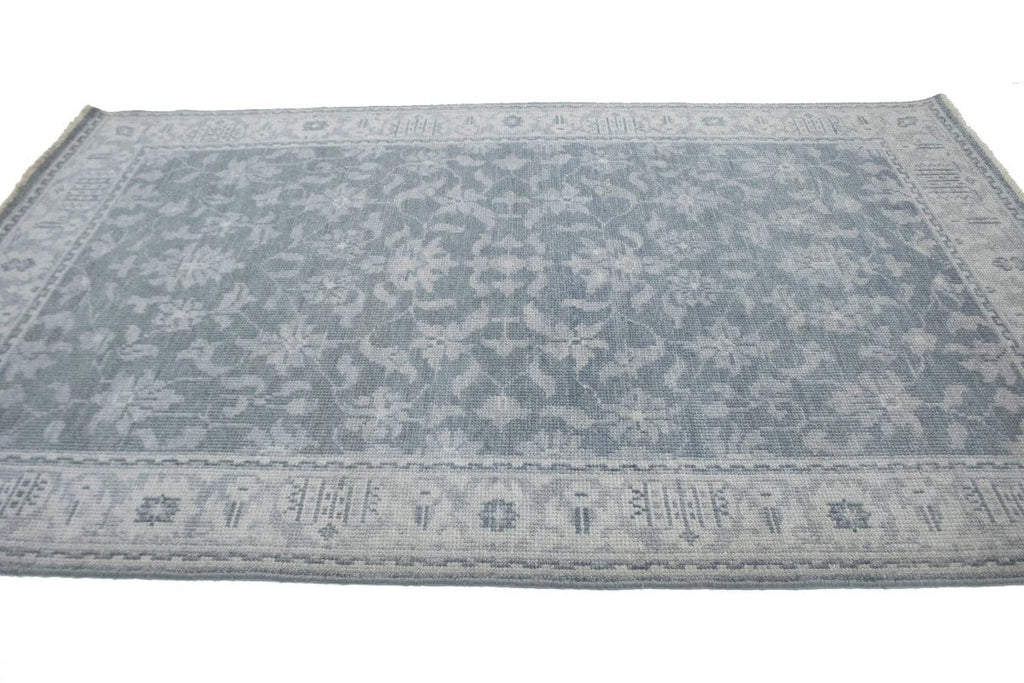 Muted Floral 5X8 Transitional Oriental Rug