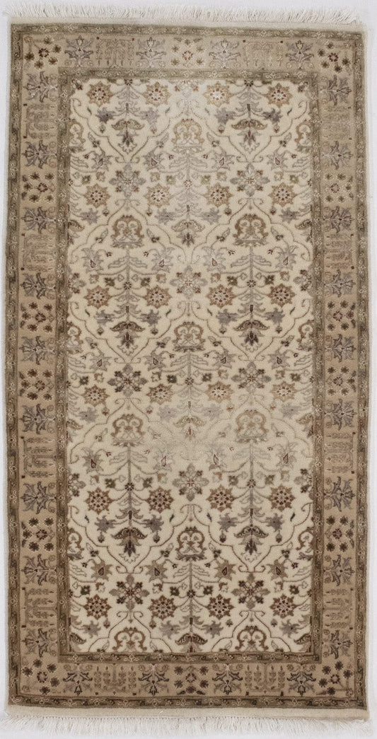 Cream Floral 2'5X4'8 Indo Tabriz Oriental Rug