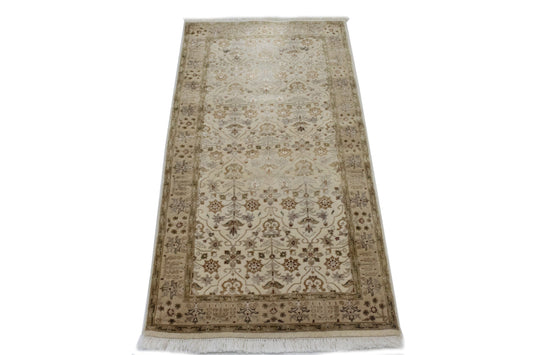 Cream Floral 2'5X4'8 Indo Tabriz Oriental Rug