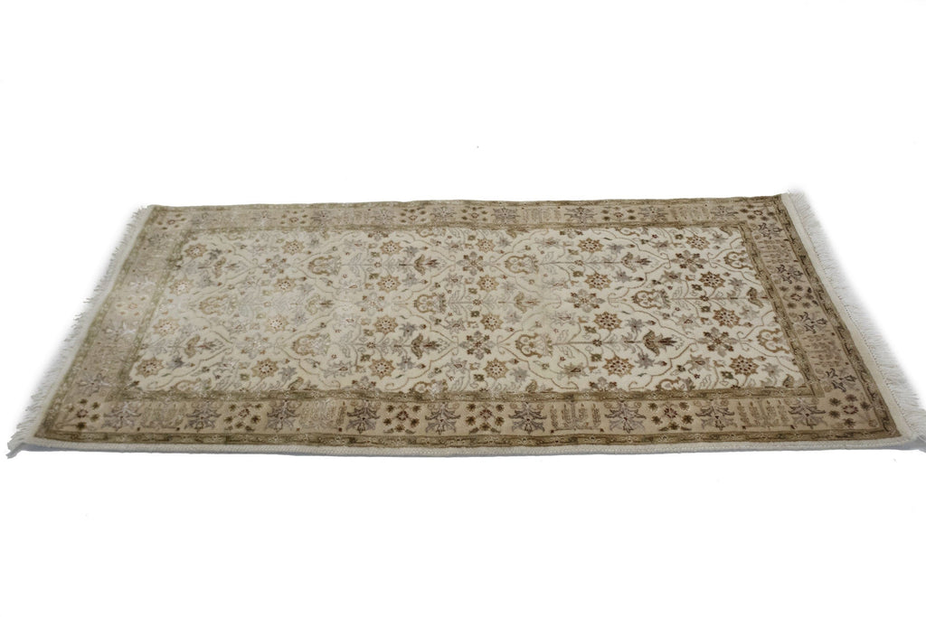 Cream Floral 2'5X4'8 Indo Tabriz Oriental Rug