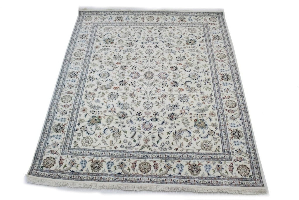 Cream Floral 8X10 Indo-Nain Oriental Rug