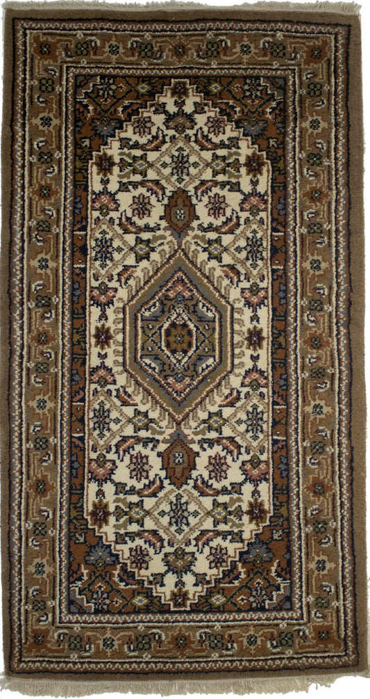 Cream Floral Tribal 3X5'7 Indo-Bidjar Oriental Rug