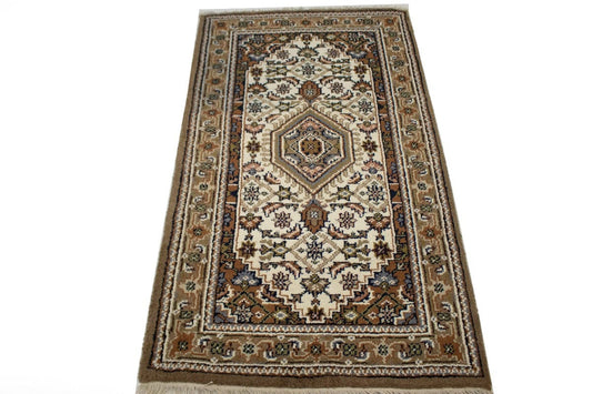 Cream Floral Tribal 3X5 Indo-Bidjar Oriental Rug