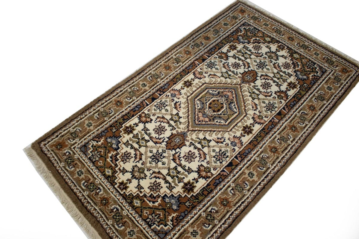 Cream Floral Tribal 3X5 Indo-Bidjar Oriental Rug