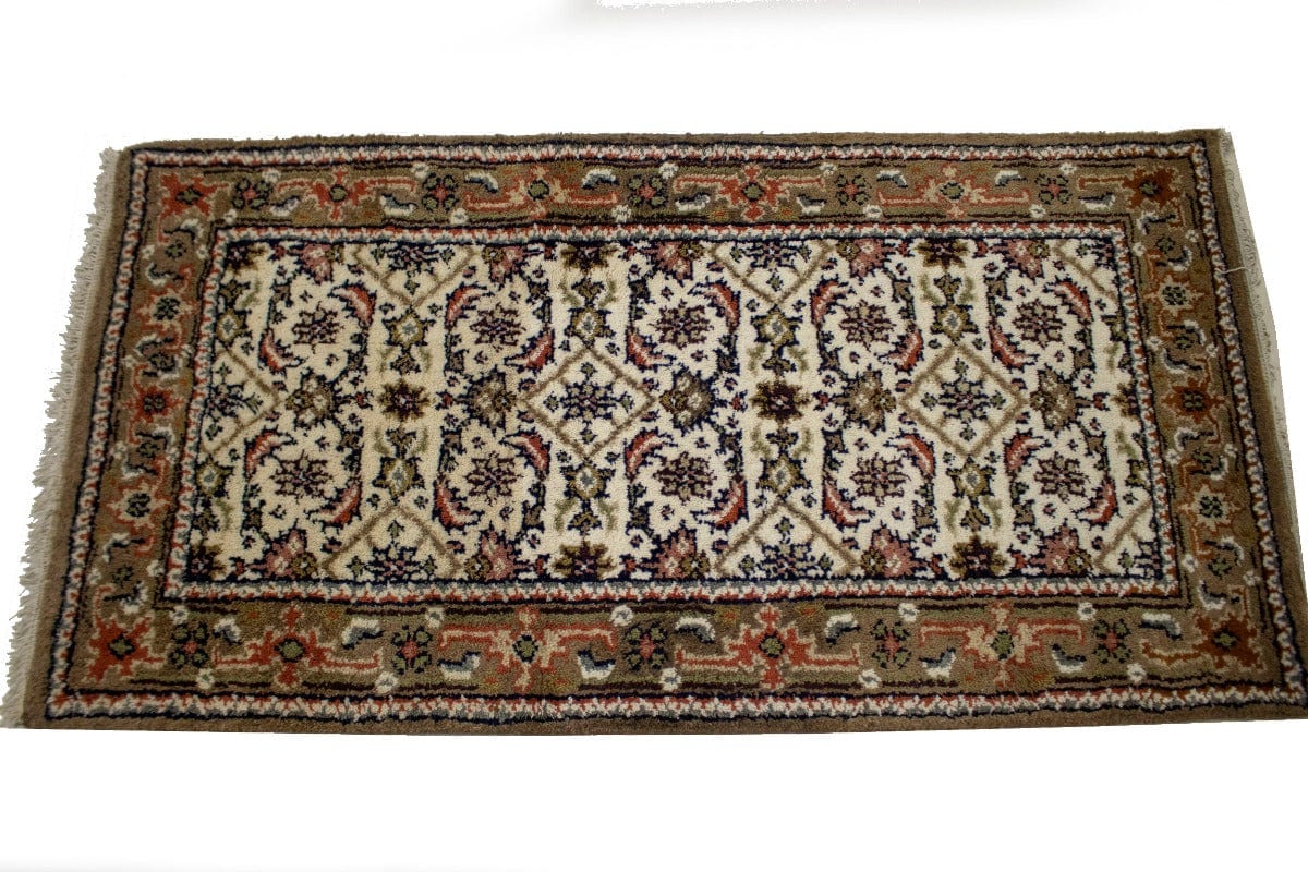 Cream Floral Tribal 2'5X4'7 Indo-Bidjar Oriental Rug