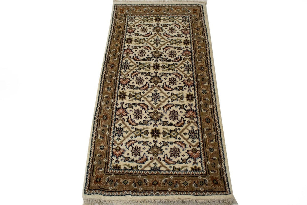 Cream Floral Tribal 2'5X4'7 Indo-Bidjar Oriental Rug