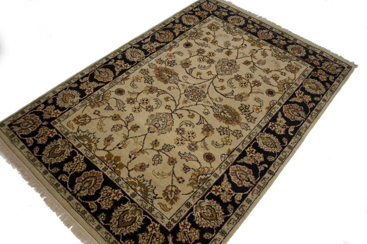 Beige Floral Classic 4X6 Indo-Kashan Oriental Rug