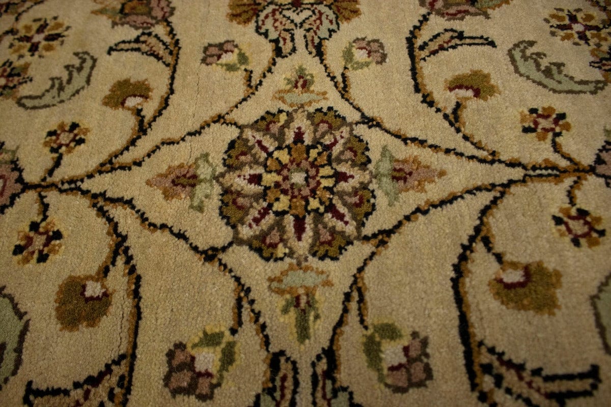 Beige Floral Classic 4X6 Indo-Kashan Oriental Rug