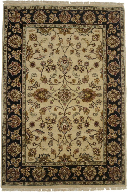 Cream & Charcoal Floral 4X6 Indo-Kashan Oriental Rug