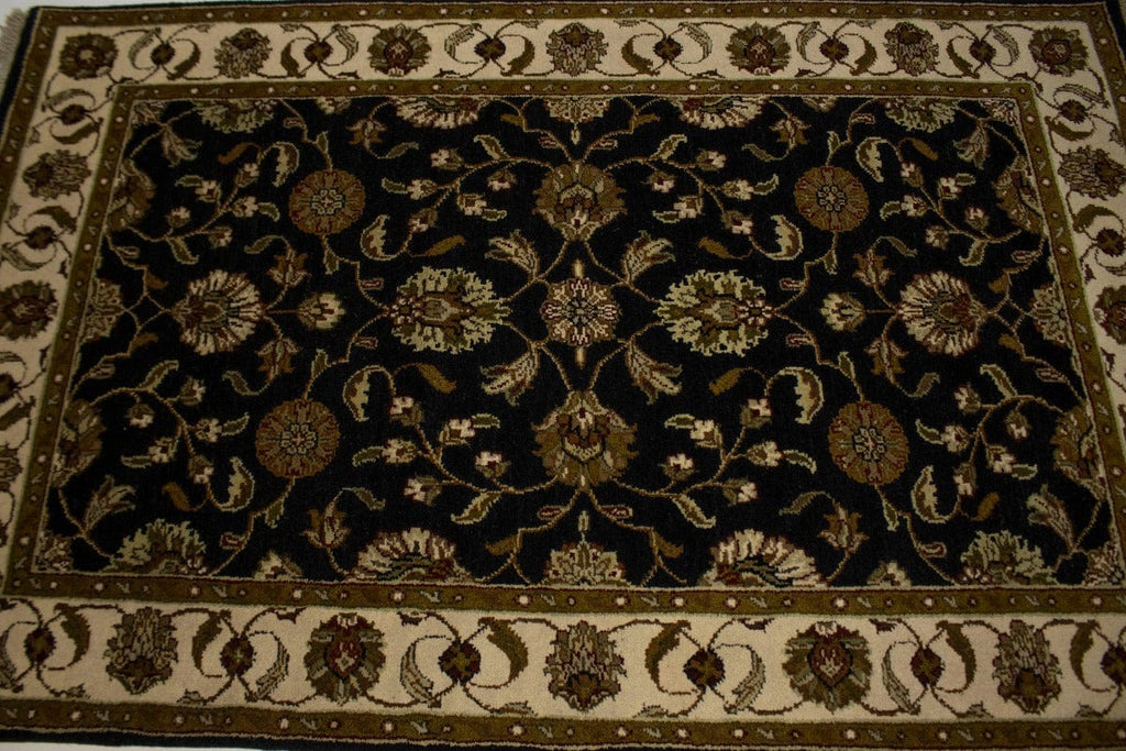 Black Floral 4X6 Indo-Kashan Oriental Rug