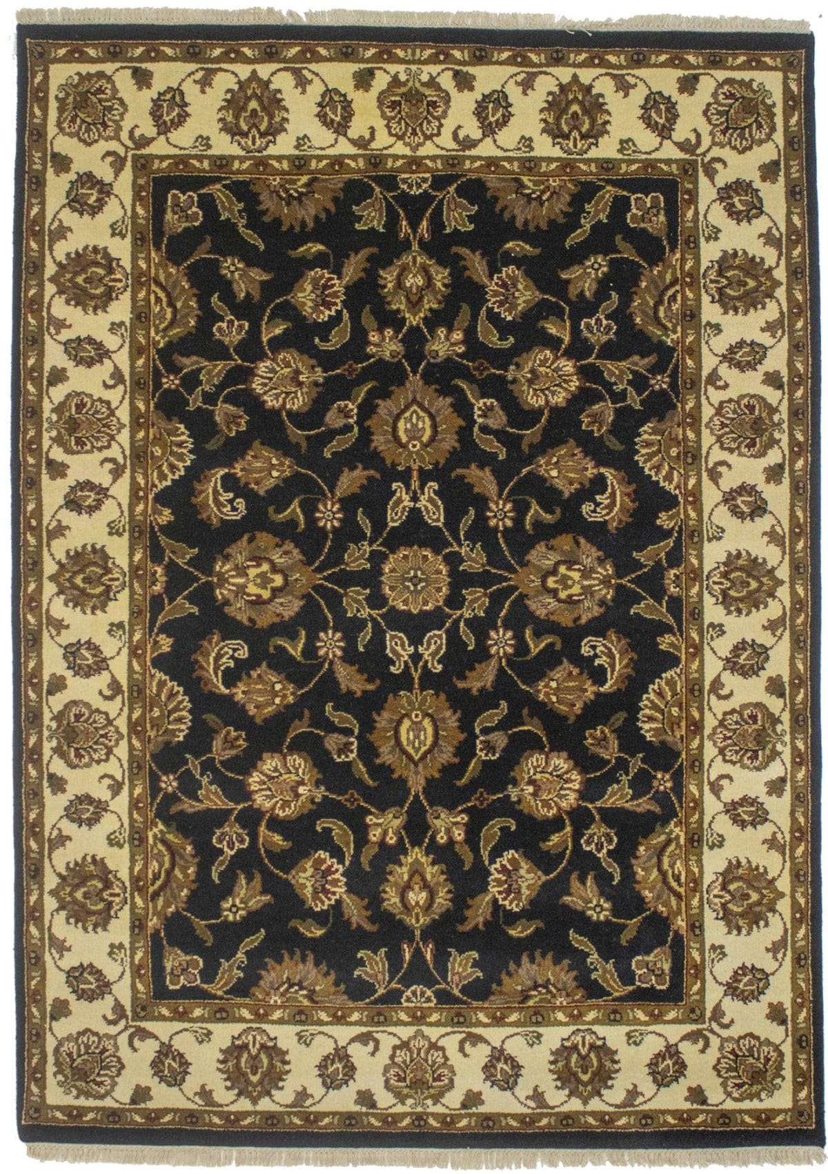 Black Floral 5X7 Indo-Kashan Oriental Rug