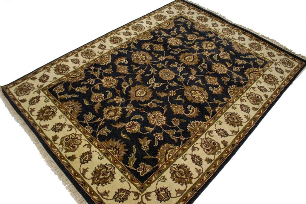 Black Floral 5X7 Indo-Kashan Oriental Rug