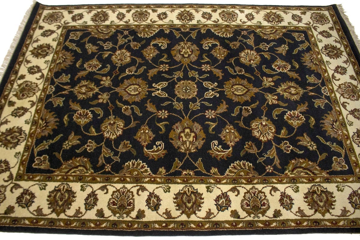 Black Floral 5X7 Indo-Kashan Oriental Rug