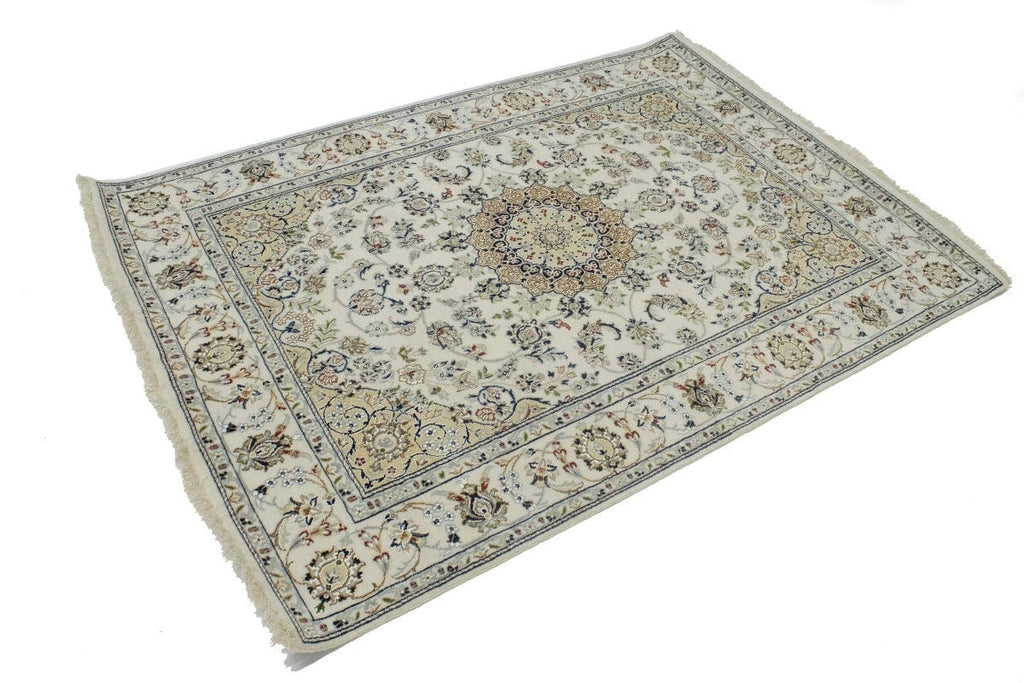 Cream Floral 5X7 Indo-Nain Oriental Rug