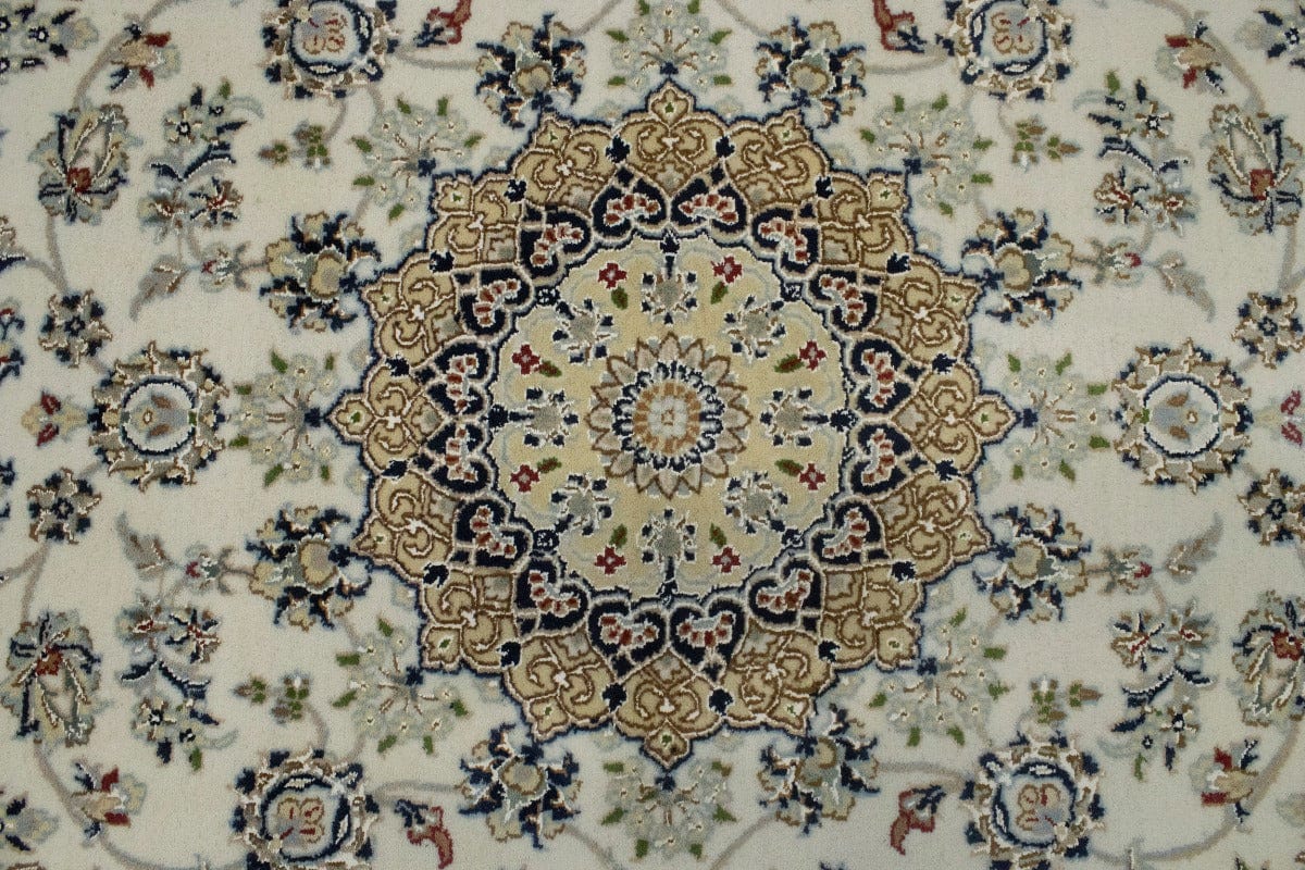 Cream Floral 5X7 Indo-Nain Oriental Rug