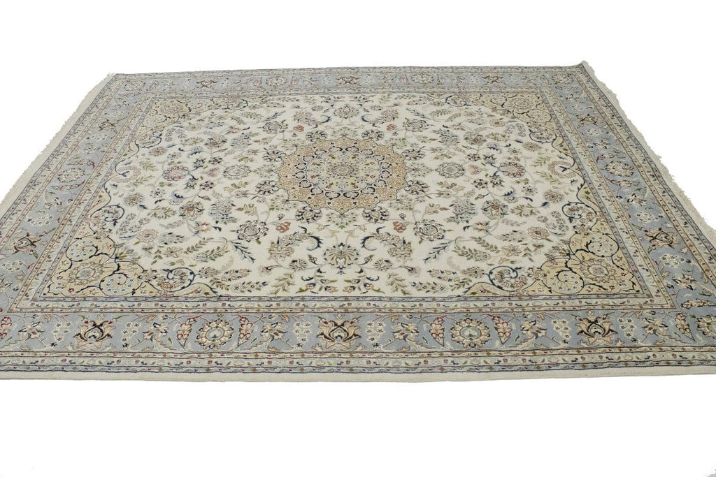 Cream & Light Blue Floral 8X10 Indo-Nain Oriental Rug