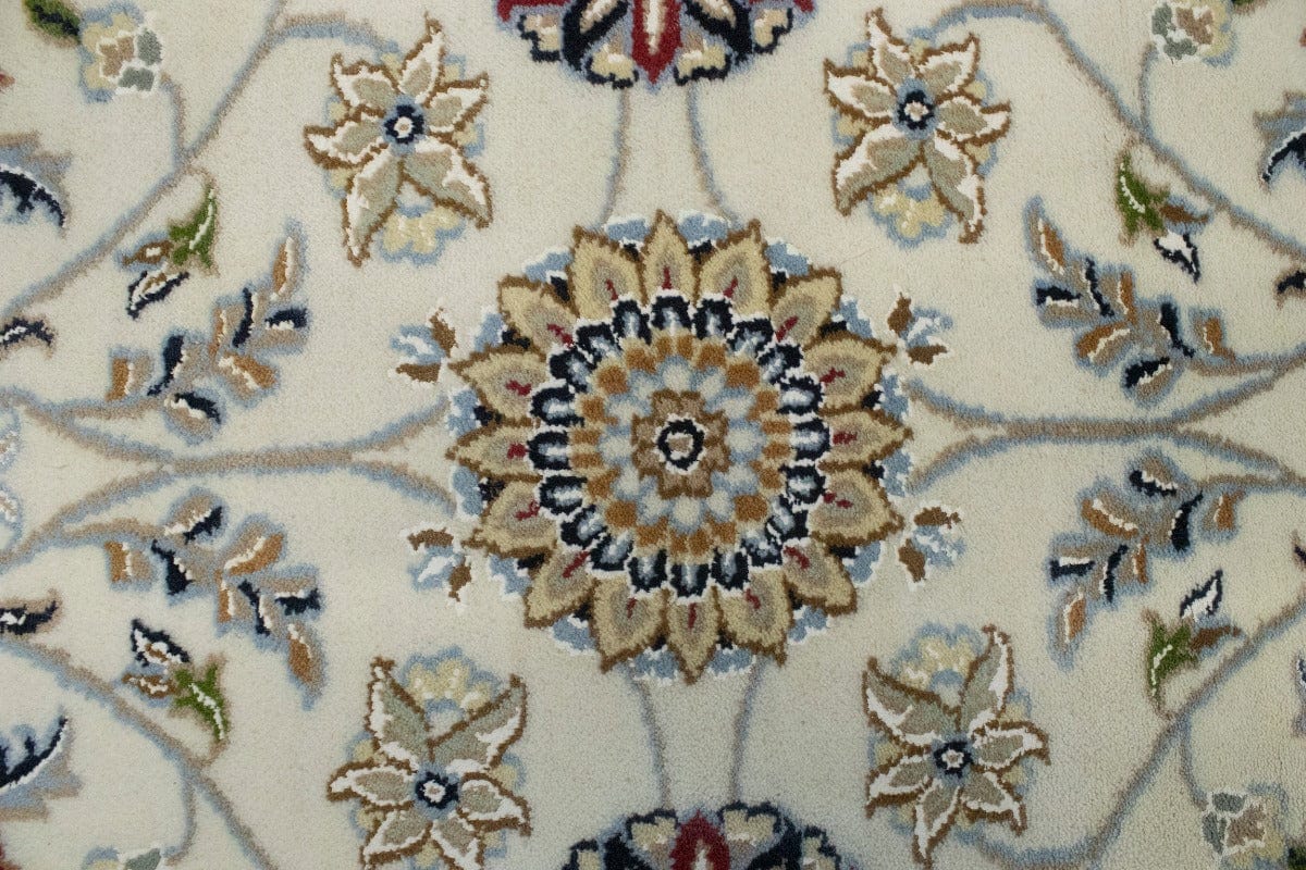 Cream Floral 9X12 Indo-Nain Oriental Rug