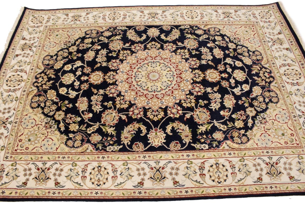 Dark Navy Floral 5X7 Indo-Nain Oriental Rug