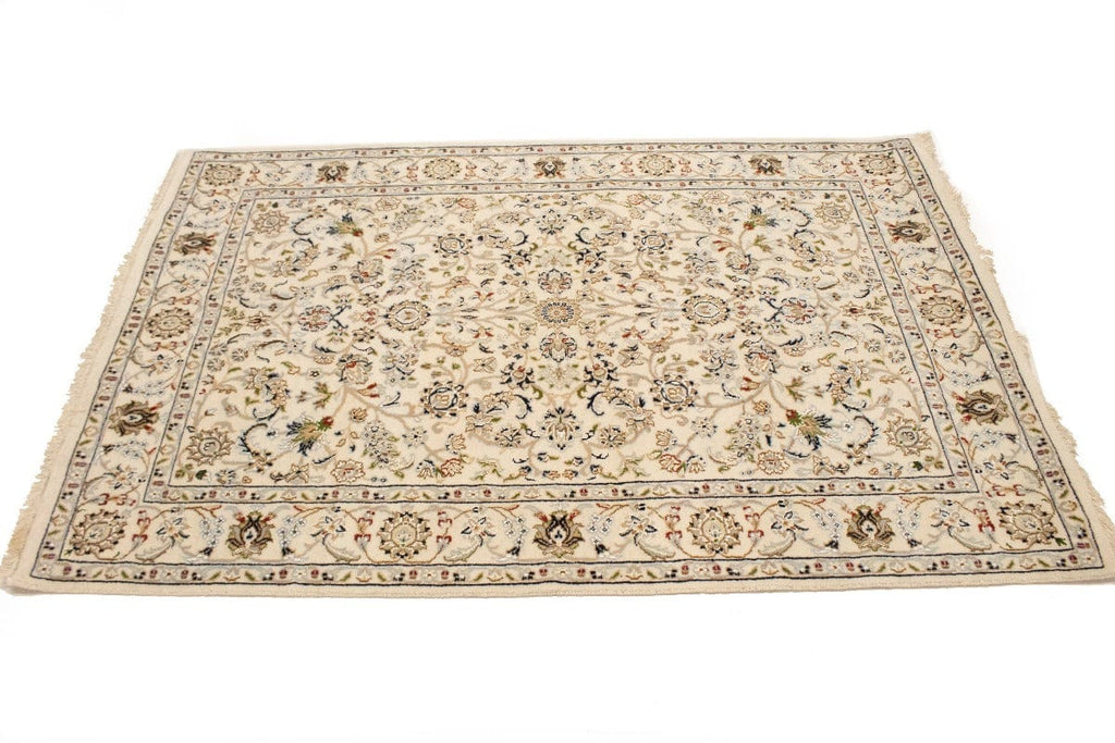 Cream Floral 4X6 Indo-Nain Oriental Rug