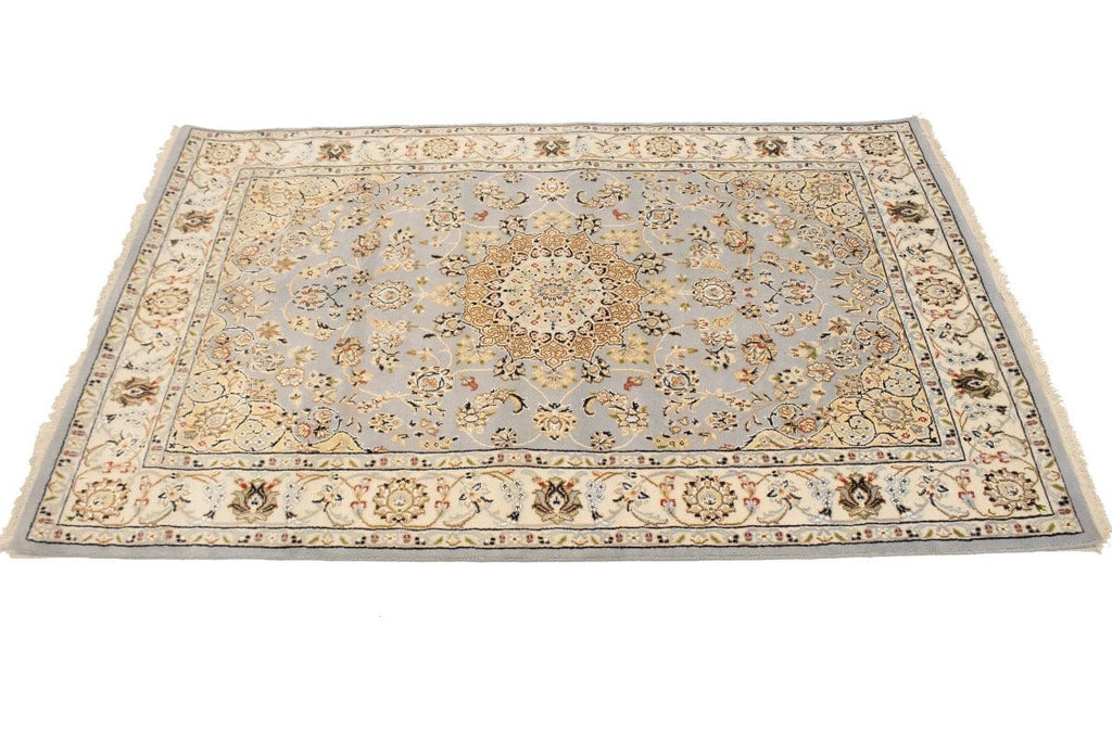 Light Blue-gray Floral 4X6 Indo-Nain Oriental Rug