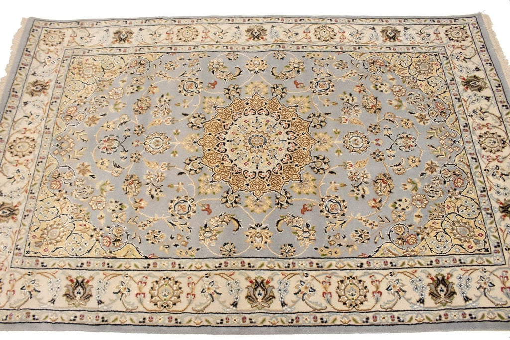 Light Blue-gray Floral 4X6 Indo-Nain Oriental Rug