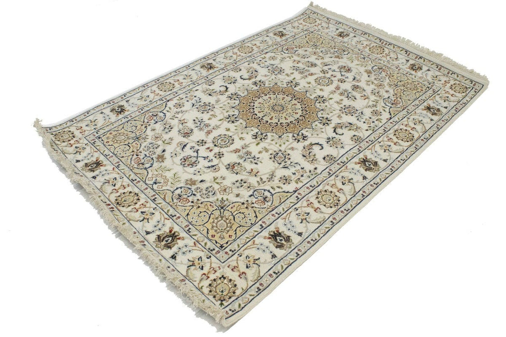 Cream Floral 4X6 Indo-Nain Oriental Rug