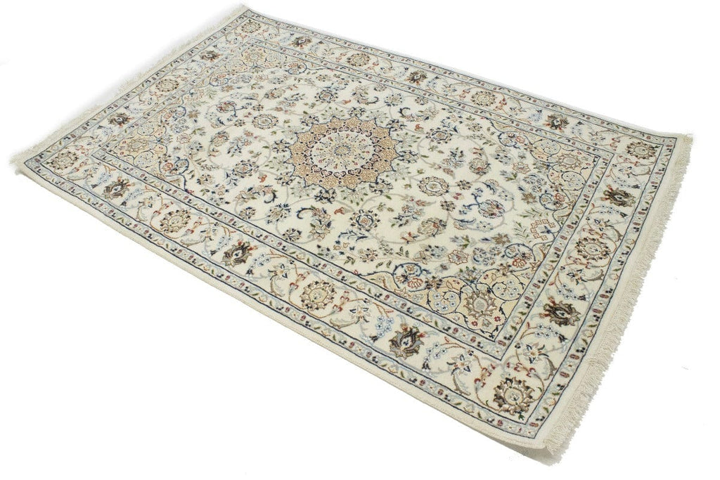 Cream Floral 4X6 Indo-Nain Oriental Rug