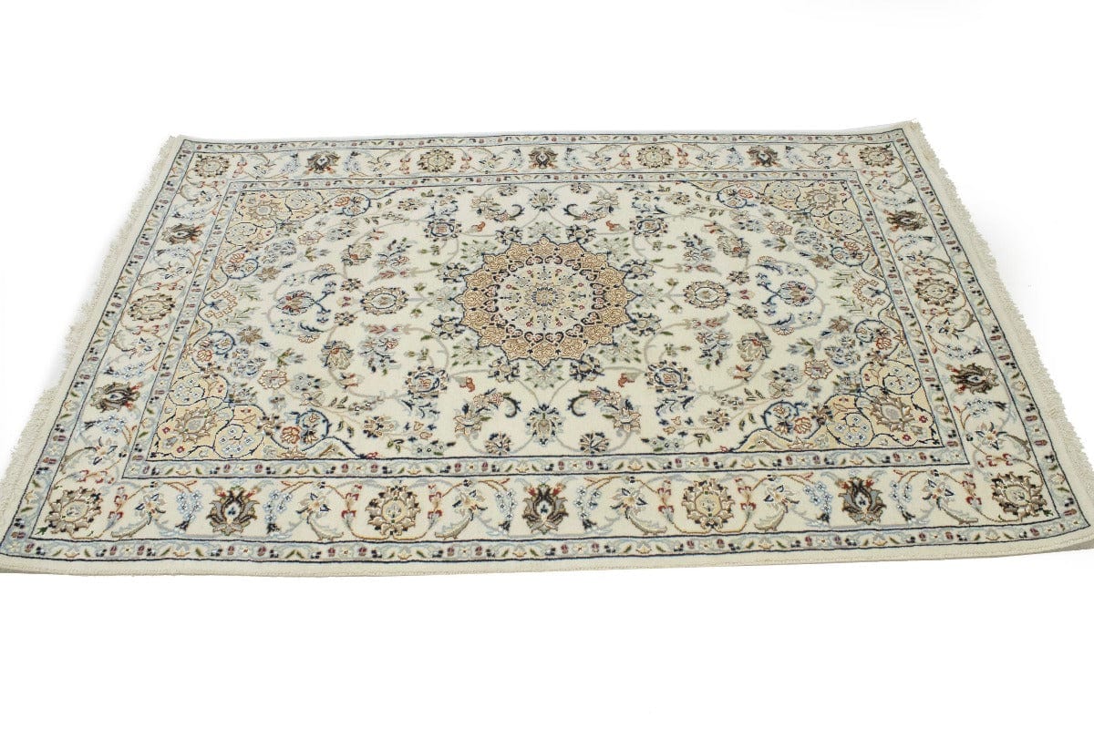 Cream Floral 4X6 Indo-Nain Oriental Rug